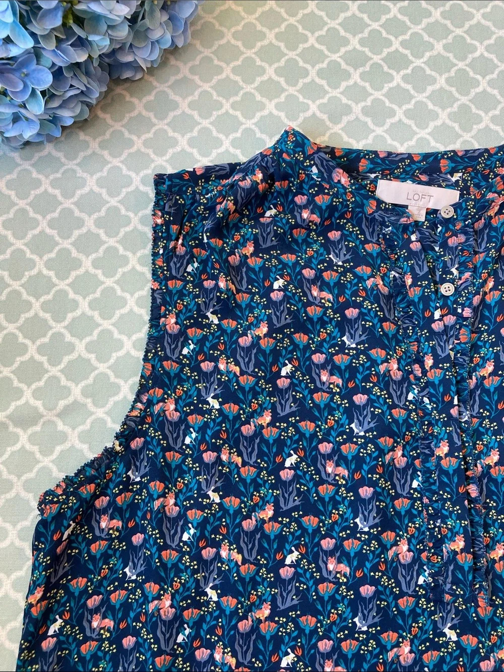 Loft Bunny Fox Floral Sleeveless Blouse XXL - Picture 2 of 11